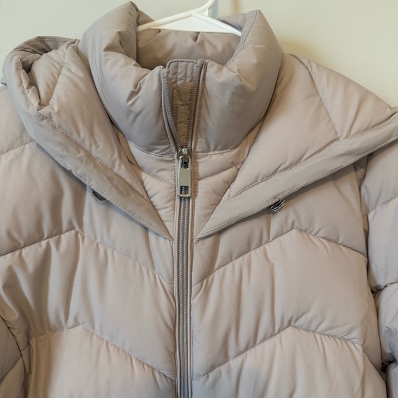 Calvin Klein Light Beige Taupe Short Zip-Up Hooded Quilted Puffer Women’s Jacket - Picture 3 of 12